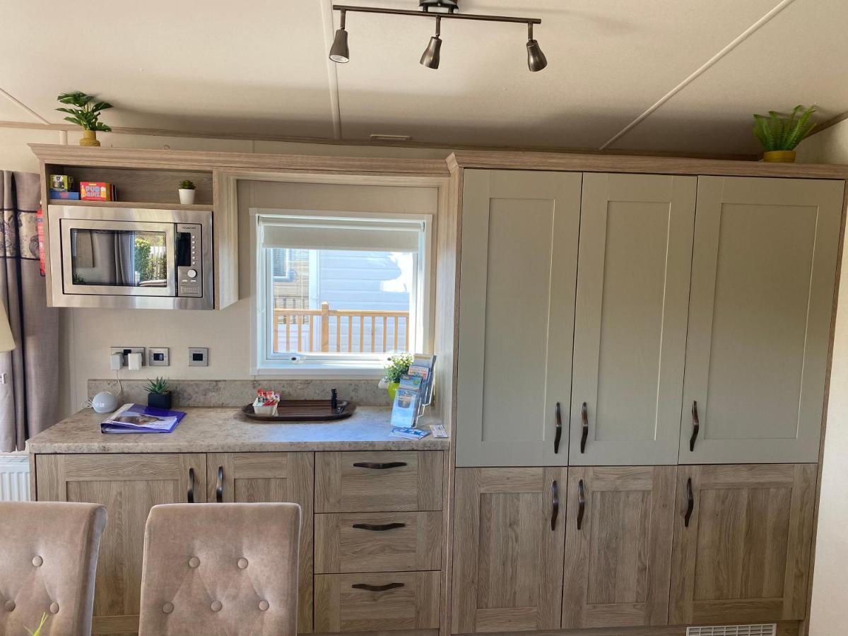 Luxury District Lodge-sleeps 4 Apartment