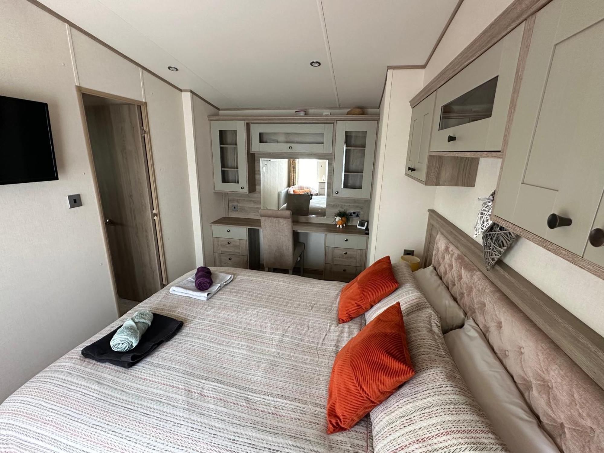 Luxury District Lodge-sleeps 4 Apartment *